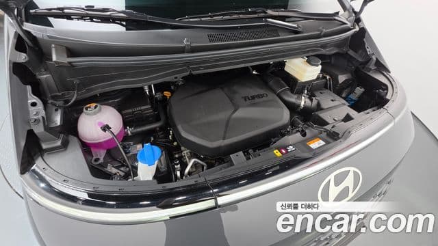 Hyundai Staria 2025 — Photo 7/20