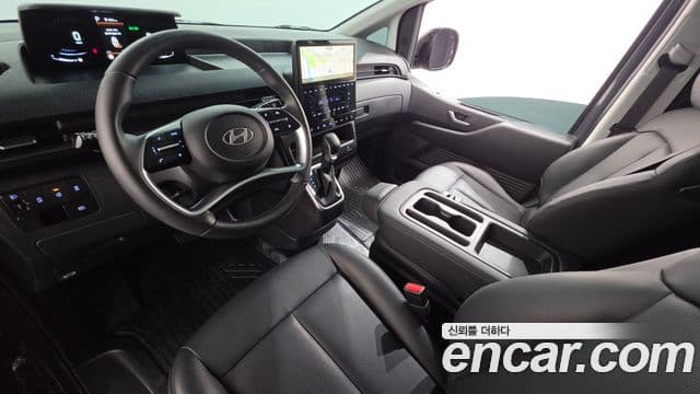 Hyundai Staria 2025 — Photo 10/20