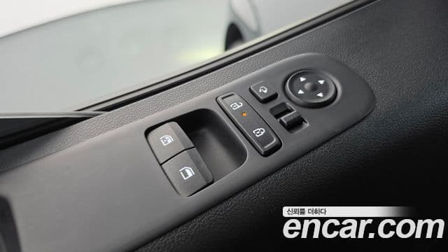 Hyundai Staria 2025 — Photo 11/20