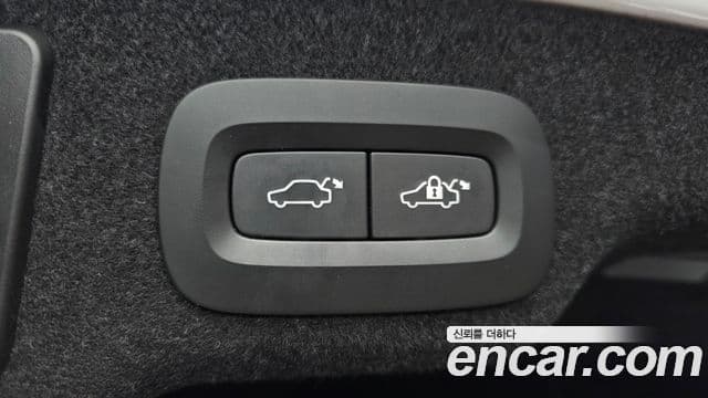 Volvo S90 2019 — Şəkil 36/39