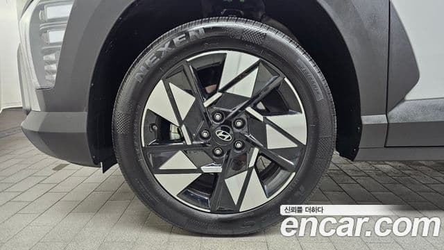 Hyundai Kona Hybrid 2024 — Photo 10/31