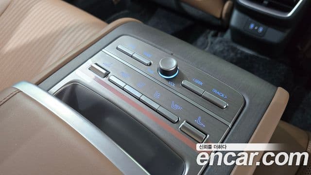 Hyundai Grandeur Hybrid 2023 — Şəkil 26/32
