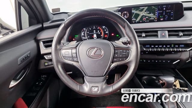 Lexus UX250h 2020 — Photo 3/32