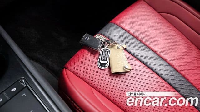 Lexus UX250h 2020 — Photo 27/32