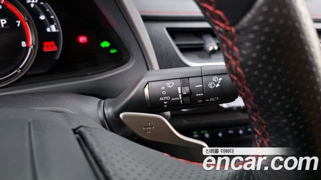 Lexus UX250h 2020 — Photo 21/32