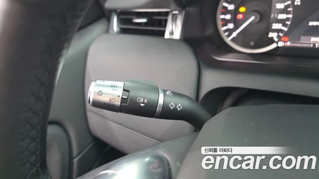 Land Rover Discovery Sport 2020 — Фото 18/20