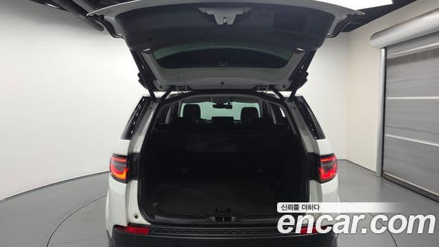 Land Rover Discovery Sport 2020 — ფოტო 28/31