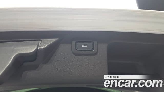Land Rover Discovery Sport 2020 — ფოტო 19/31