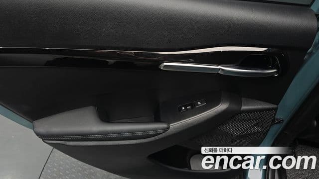 Kia Seltos 2023 — Şəkil 9/32