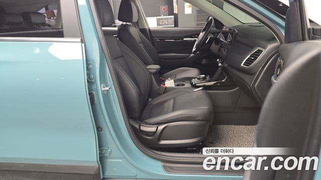 Kia Seltos 2023 — Şəkil 27/32