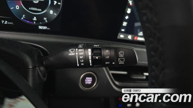 Kia Seltos 2023 — Şəkil 25/32