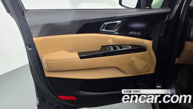 Kia Carnival 2021 — Şəkil 27/34