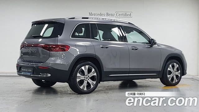 Mercedes-Benz EQB 2025 — ფოტო 8/18