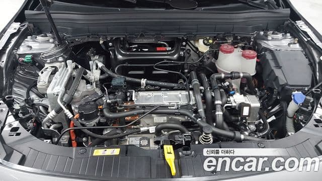 Mercedes-Benz EQB 2025 — ფოტო 14/18