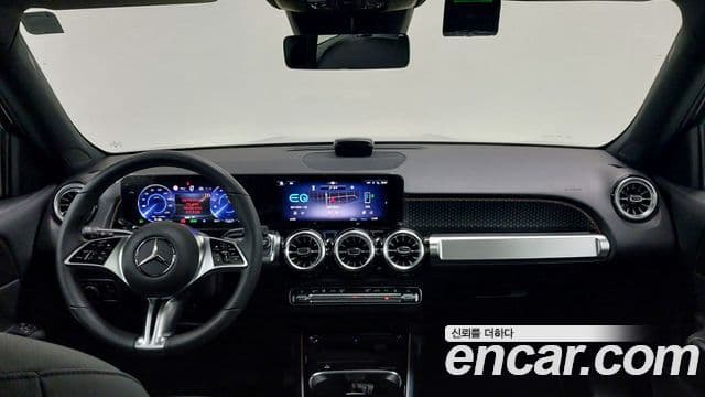 Mercedes-Benz EQB 2025 — ფოტო 16/18