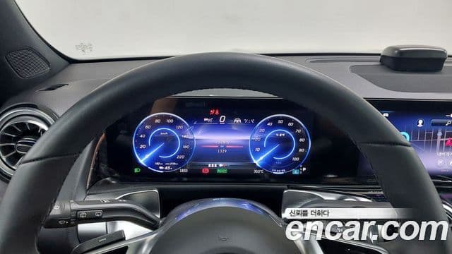 Mercedes-Benz EQB 2025 — ფოტო 15/18