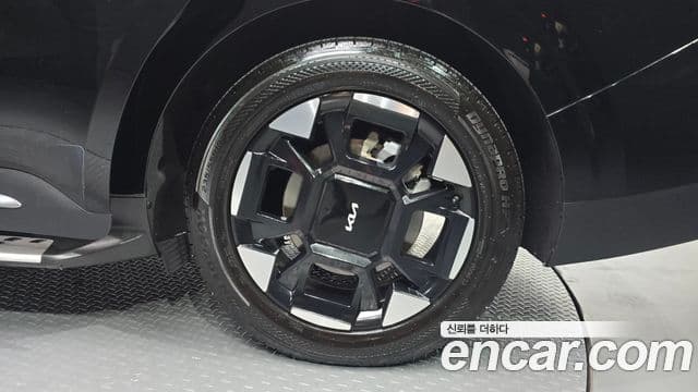 Kia Carnival 2024 — Photo 7/33