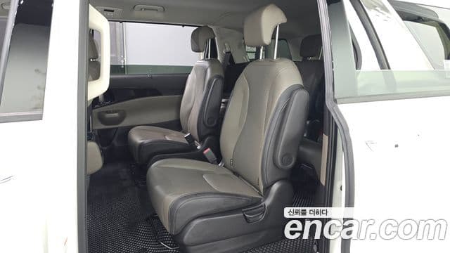 Kia Carnival 2024 — Фото 12/20