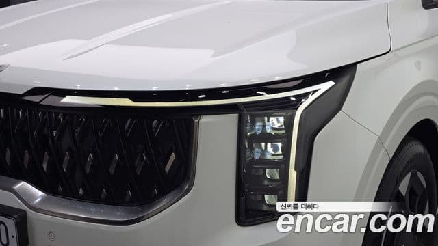 Kia Carnival 2024 — Şəkil 32/38