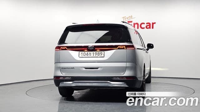 Kia Carnival 2021 — Фото 4/20