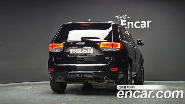 Jeep Grand Cherokee 2019 — Photo 18/20