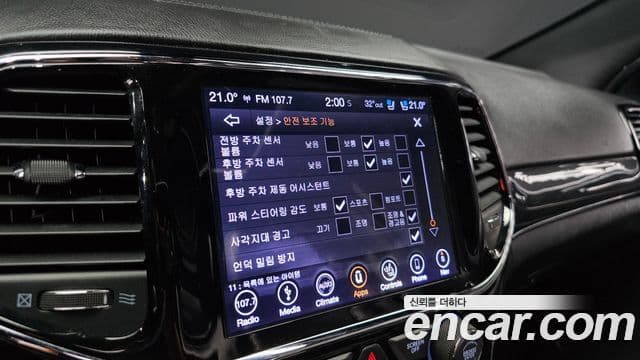 Jeep Grand Cherokee 2019 — Photo 7/20