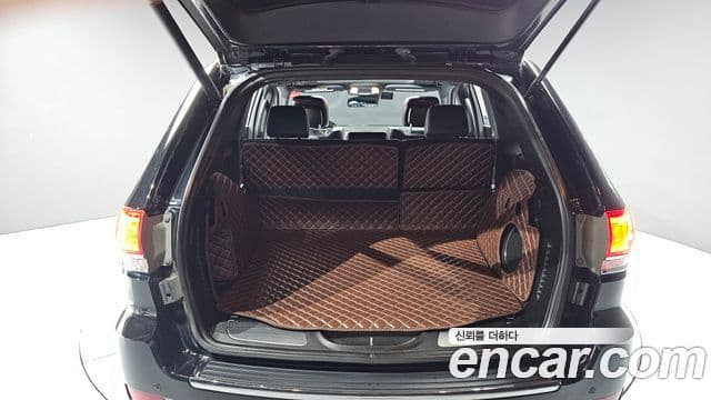 Jeep Grand Cherokee 2019 — Photo 12/20