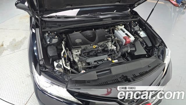 Toyota Camry 2018 — Şəkil 9/33