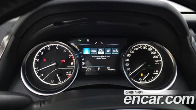 Toyota Camry 2018 — Şəkil 18/33