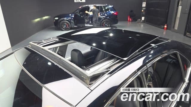 Toyota Camry 2018 — Şəkil 29/33