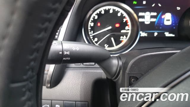 Toyota Camry 2018 — Şəkil 20/33