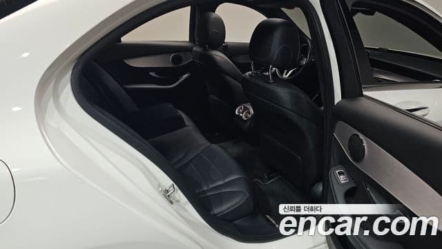 Mercedes-Benz C-Class 2020 — Фото 12/20
