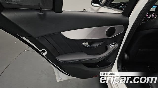 Mercedes-Benz C-Class 2020 — Şəkil 23/35