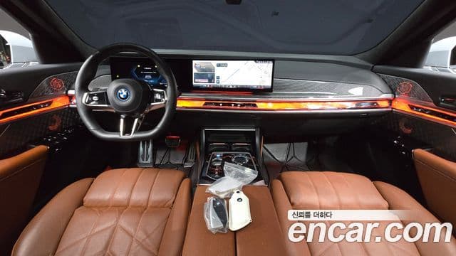 BMW i7 2024 — Photo 21/32
