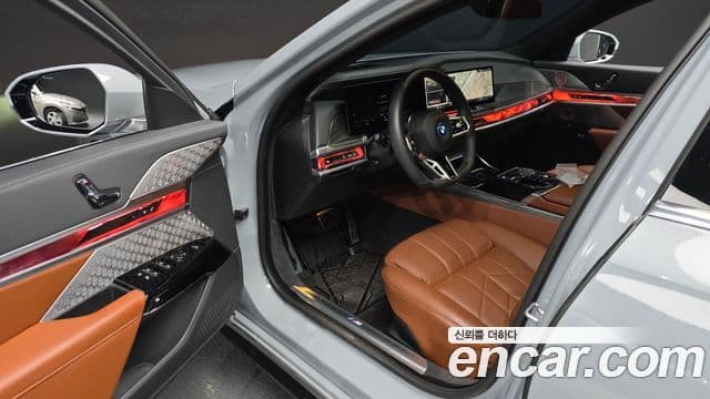 BMW i7 2024 — Photo 7/32