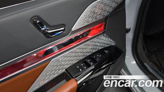 BMW i7 2024 — Photo 28/32