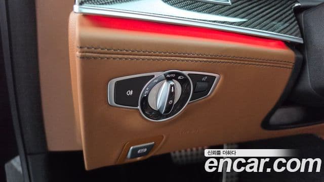 Mercedes-Benz AMG GT 2020 — Şəkil 17/36