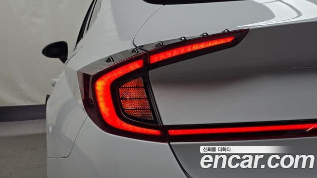 Hyundai Sonata Hybrid 2022 — Şəkil 30/31