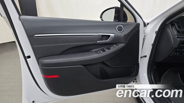 Hyundai Sonata Hybrid 2022 — Şəkil 24/31