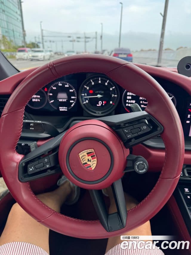 Porsche 911 2024 — Photo 8/11