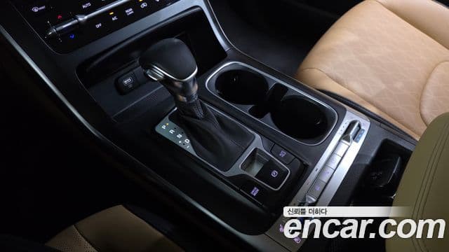 Kia Carnival 2022 — Фото 8/20