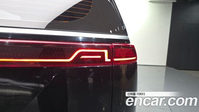 Kia Carnival 2022 — Şəkil 26/32
