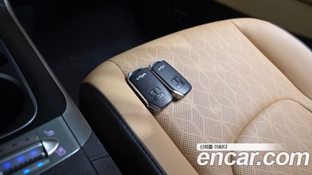 Kia Carnival 2022 — Şəkil 23/32