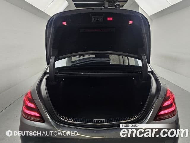 Mercedes-Benz S-Class 2020 — Photo 8/20