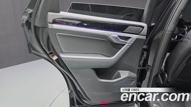Volkswagen Touareg 2021 — Photo 25/36