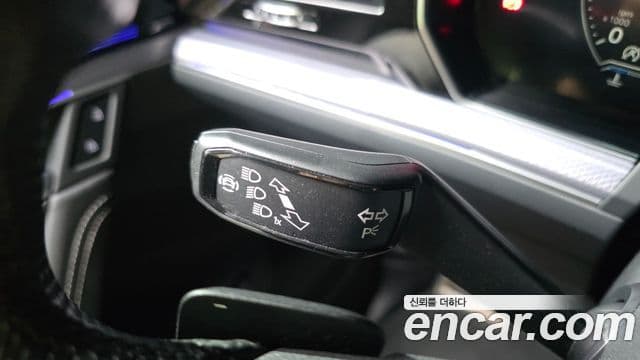 Volkswagen Touareg 2021 — Photo 10/36