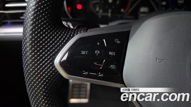 Volkswagen Touareg 2021 — Photo 21/36