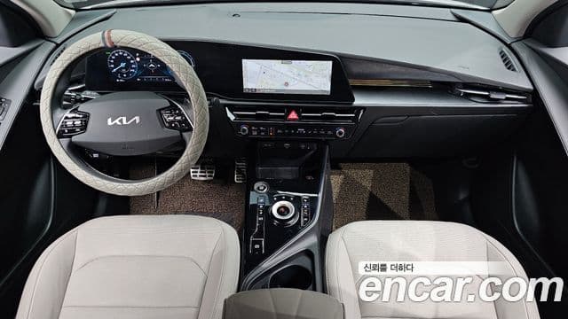 Kia Niro 2023 — Фото 7/20