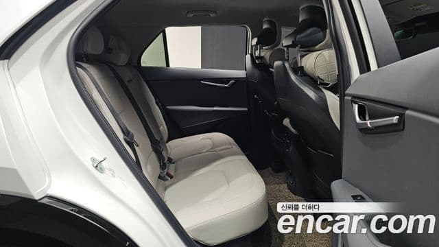 Kia Niro 2023 — Фото 12/20