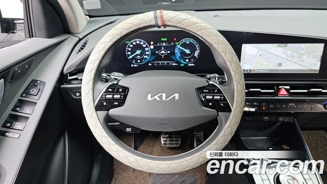 Kia Niro 2023 — Фото 13/20